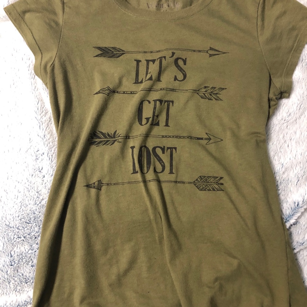 4/$20 Womens size M tee